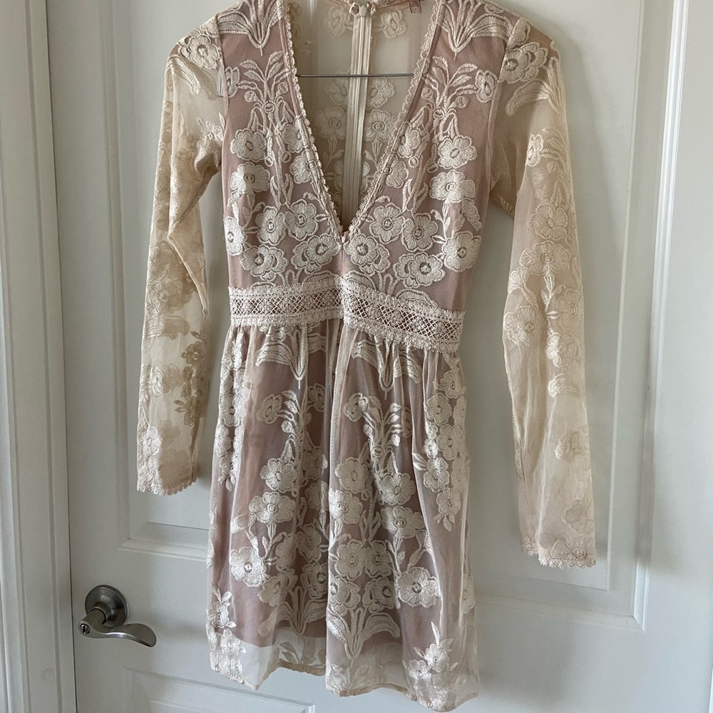 Rare For Love & Lemons Lace Women’s Mini Dress White Nude Sheer Size Small - Picture 2 of 8